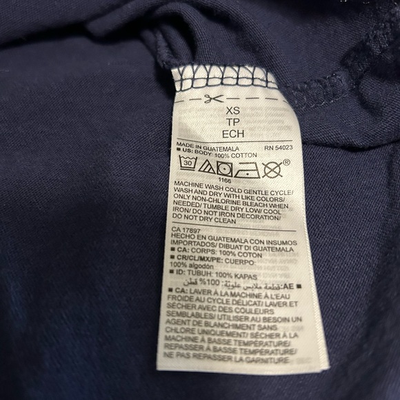 Old Navy Tee with a Bouquet of Flowers - Picture 6 of 8